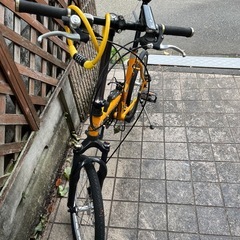 折り畳み自転車の画像