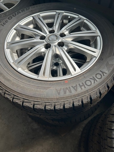 ノア　ヴォクシー　ステップワゴン　スタッドレスタイヤ　4本セット　ホイール付き
