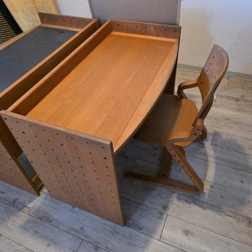 フォルミオ　　formio チェスト付　 机　学習机　デスク　勉強机　作業机　パソコンデスク