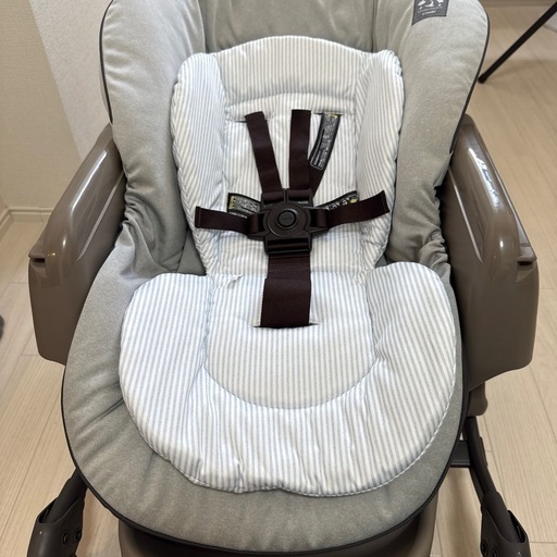 コンビ　ネムリラ　スウィングベッド&チェア(手動)