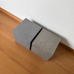 【2個セット】モールテックス ディスプレイ台 25cm角 グレー・グレージュ｜コンクリート 展示什器の画像