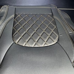 ハイエース　ゴールドステッチ　シートカバー　運転席　助手席の画像