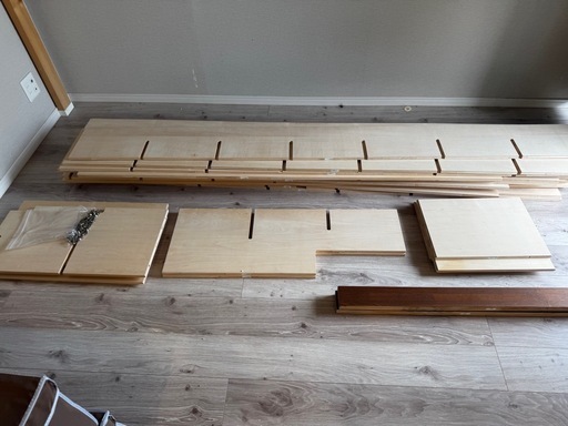 マルゲリータ(DAIGO)2.4m×2.4m、天井まで目一杯 ハイタイプのTVボードを兼ねた 壁一面のリビング収納