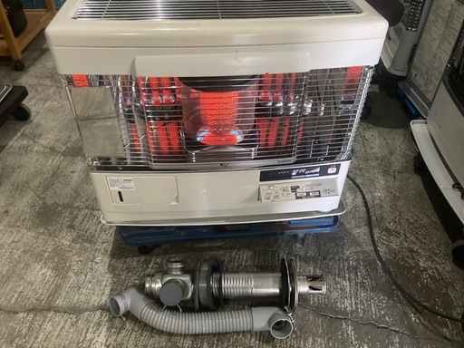 サンポット　カベック　床暖内蔵　FF式石油ストーブ　2018年製