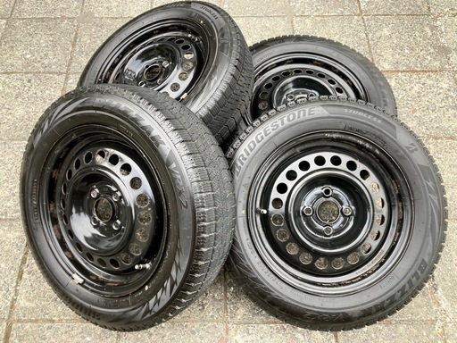 ◆バリ溝！BS VRX2 15インチ 2023年製 4本セット スタッドレスタイヤ ブリヂストン 175/65R15 スチールホイール ホンダ純正 15×5.5J 100×4H +45 フィット GE系