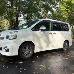 ヴォクシー4WD ⭐︎パールホワイト⭐︎車検R9年5月26日　車検長期⭐︎激安⭐︎ 相談中の画像