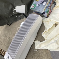 カーテン　空気清浄機　収納　ゴミ箱の画像