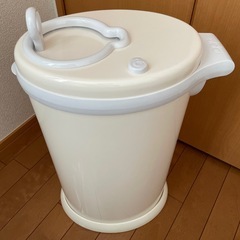 ウッビー　オムツペール　おむつゴミ箱の画像
