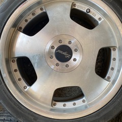 225/45R18の画像