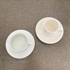 白磁のコーヒー＆ティーカップ　ソーサーセットの画像