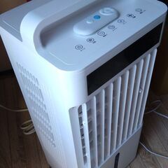 冷風機ほとんど新品1台と動かないの1台を1000円で！の画像