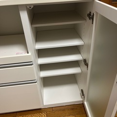 食器棚の画像