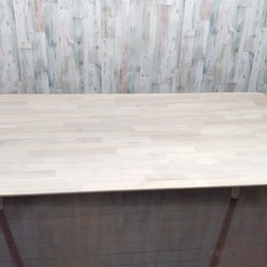 ダイニングテーブルの画像