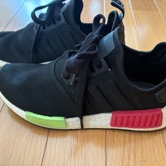 adidasスニーカーの画像