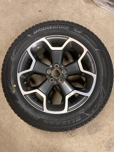 ブリヂストンVRX3 タイヤ新品、ホイール中古　4本セット