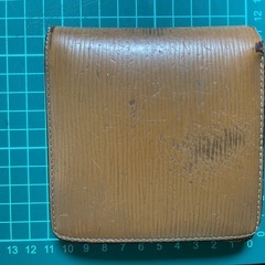 ルイヴィトン メンズ折り畳み財布 エピ ブラウンの画像