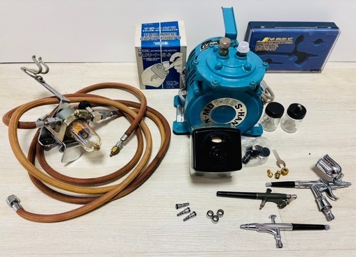 エアーブラシ　コンプレッサー（2〜3kg/㎠ :OLYMPOS)