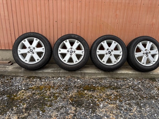 ダイハツタフト純正アルミホイールとBSVRX2ブリザックスノータイヤ