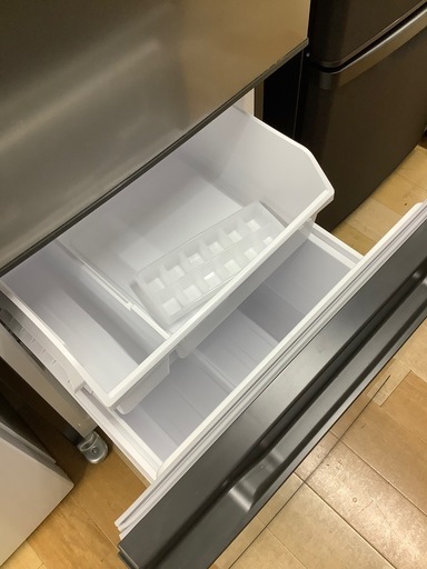 【お値下げしました！】2ドア冷蔵庫　AQUA 2023年製　135L