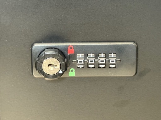 商談中　　　4人用パーソナルロッカー　マスターキー付き　w800*d400*h1100