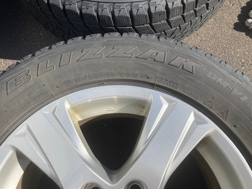 【中古】スタッドレスタイヤ　215/65R16