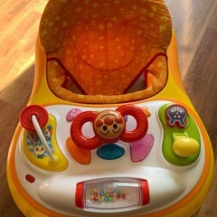 【定価12000円ほど】アンパンマン　歩行器の画像