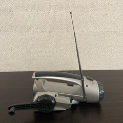 防災グッズ　手回し式ラジオ＆ライトの画像