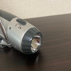 防災グッズ　手回し式ラジオ＆ライトの画像