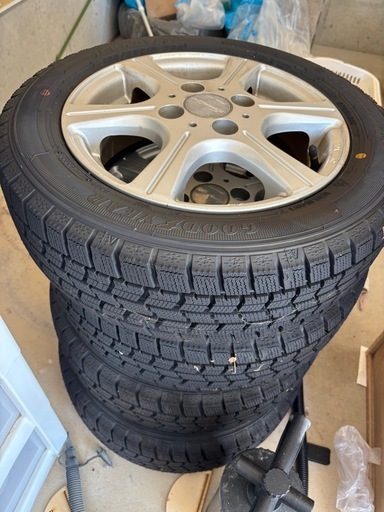 【決定しました】4本セット　スノータイヤ　スタッドレスタイヤ