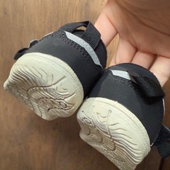 asics 13.0cmブラックの画像