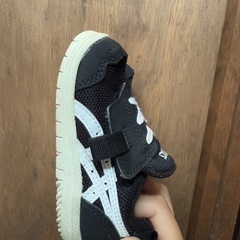 asics 13.0cmブラックの画像