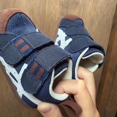 asics 12.0cmネイビーハイカットの画像