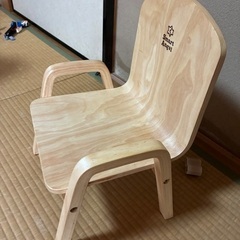 西松屋の子供イスの画像