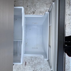 Hitachi 2020年製 315L冷蔵庫 R-V32KVの画像