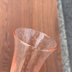 気泡入り　シャンパングラス　ピンク　コップ　の画像
