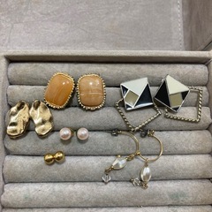 ピアス　まとめ売り　８点の画像