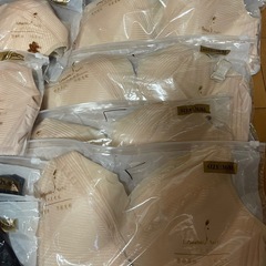 新品未使用品　チャーム付き　ブラジャー　M〜Lサイズ　まとめの画像