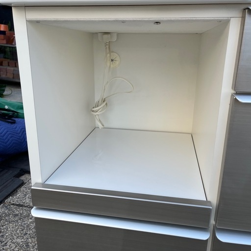 【松田家具】ティエリアレンジ　白　ホワイト　食器棚 レンジ台 レンジボード ガラススライド棚付き　ブランド家具　キッチンボード　大型家