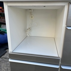 【松田家具】ティエリアレンジ　白　ホワイト　食器棚 レンジ台 レンジボード ガラススライド棚付き　ブランド家具　キッチンボード　大型家具　キッチン収納　料理　一軒家　シルバー　の画像