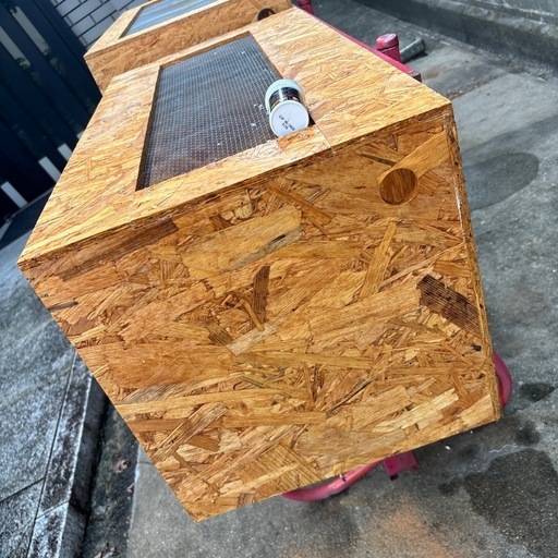 【中古】爬虫類飼育ケージ2個、ライトソケットなどセット