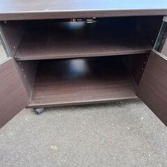 リサイクルショップどりーむ天保山店　No.4291　テレビ台　ガラス扉付き　写真参照🎵　お買い得品🎵　キャスター付き🎵の画像