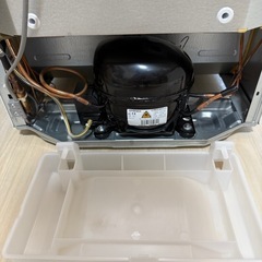 【掃除済】SHARP 冷蔵庫 SJ-D14F-W（137L・2020年製）の画像
