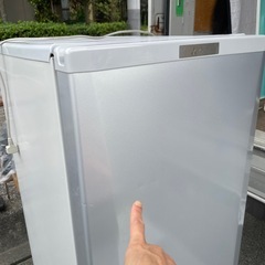 f●■三菱・ノンフロン冷凍冷蔵庫146L【MR-P15D-S】2ドア・シルバーの画像