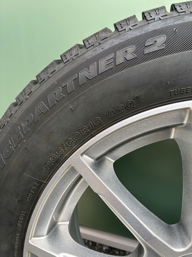 205/60 R16　スタッドレスタイヤ