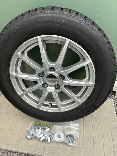 205/60 R16　スタッドレスタイヤ