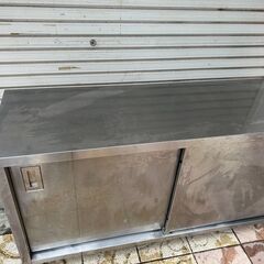 1【中古】業務用 ステンレス　引戸付作業台　盛り付け台　作業台　幅140cm×奥45cm×高さ83cm 調理台　厨房機器の画像