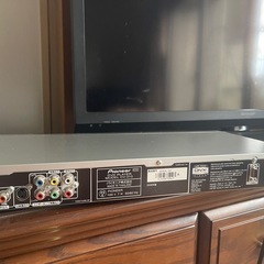 美品✨無垢材テレビ台＋Pioneer製DVDプレーヤーセットの画像