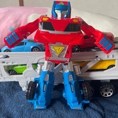 トラック　おもちゃ　トレーラー　車の画像