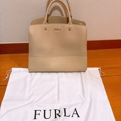 FURLA ベージュ レザー トートバッグの画像