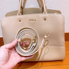 FURLA ベージュ レザー トートバッグの画像
